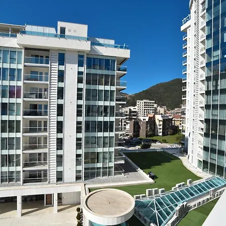 Menuet Budva