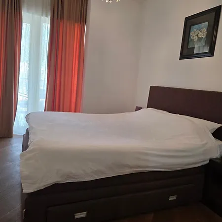 Menuet Apartment *