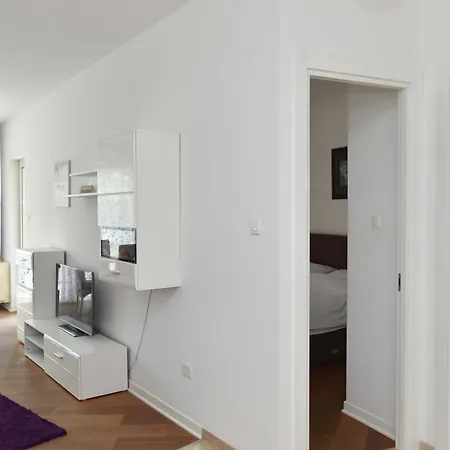 Apartment Menuet